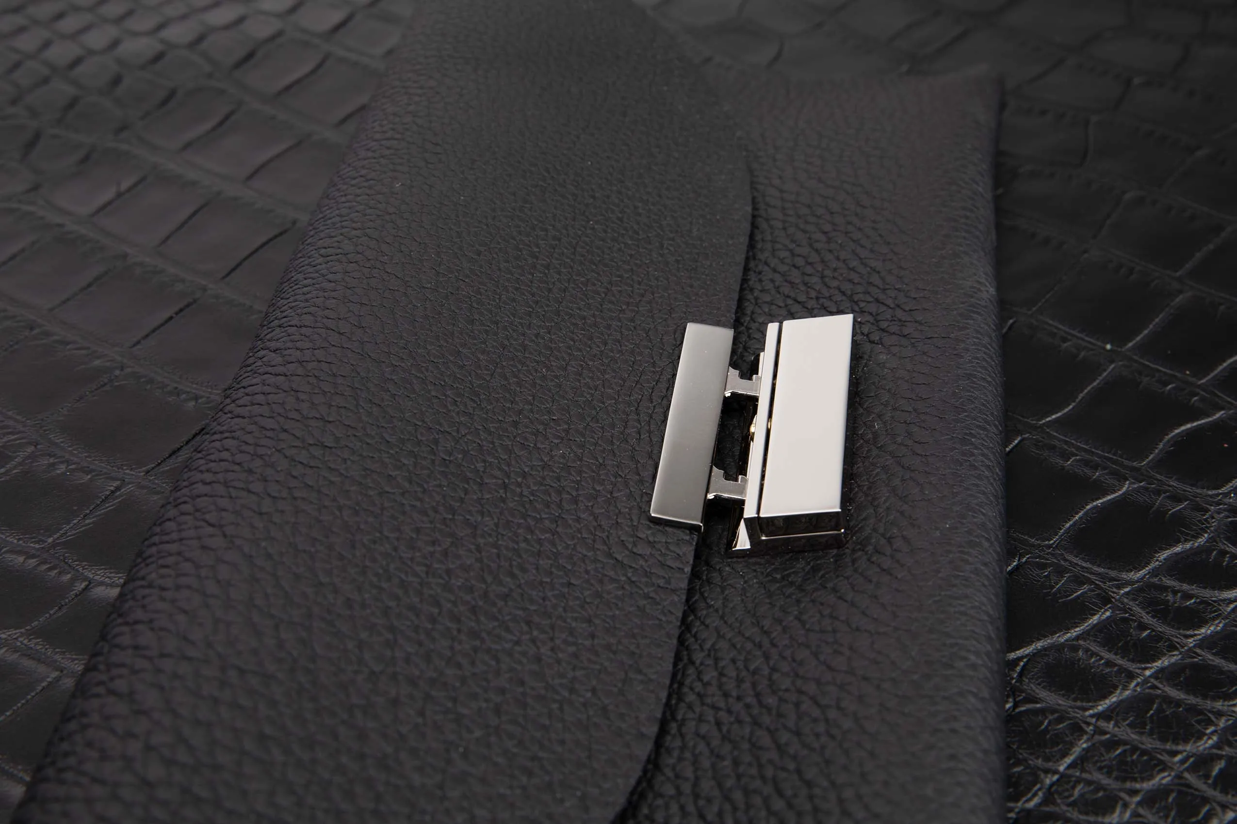 Urias - Luxury Clasp (Stainless Steel)